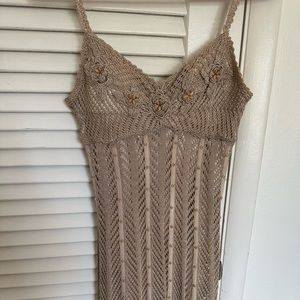 Amazing , elegant dress. With beautiful details.